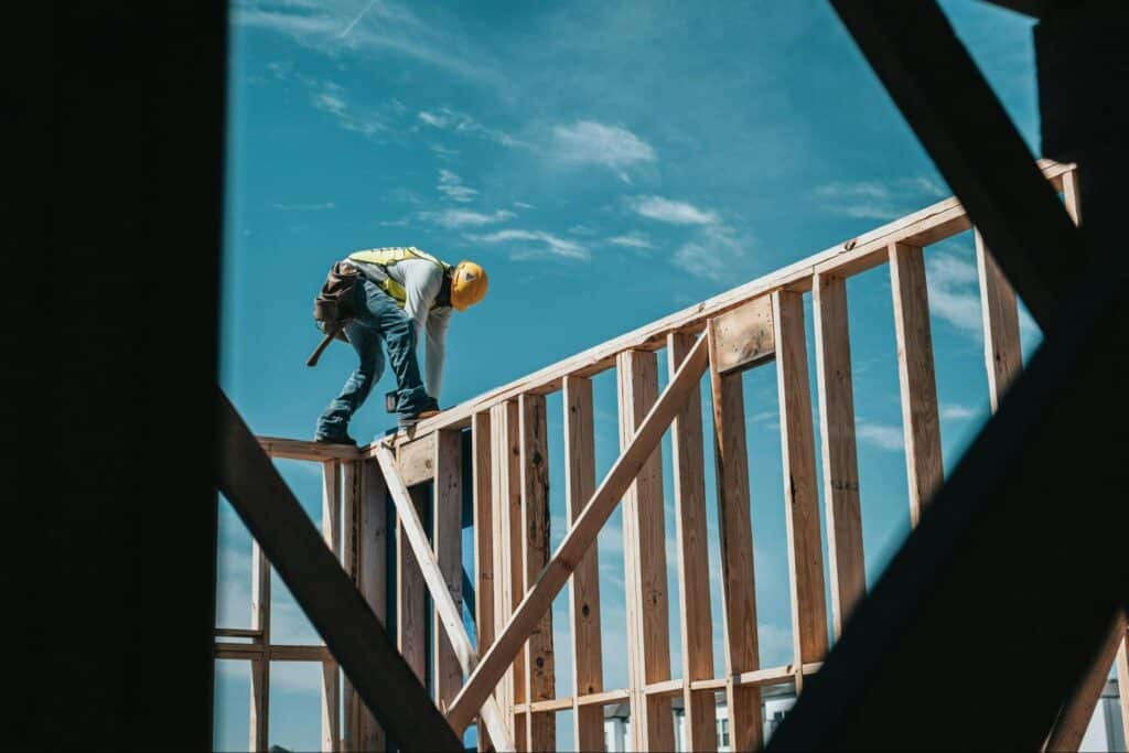 Builders work projects more efficiently using top rated project management software